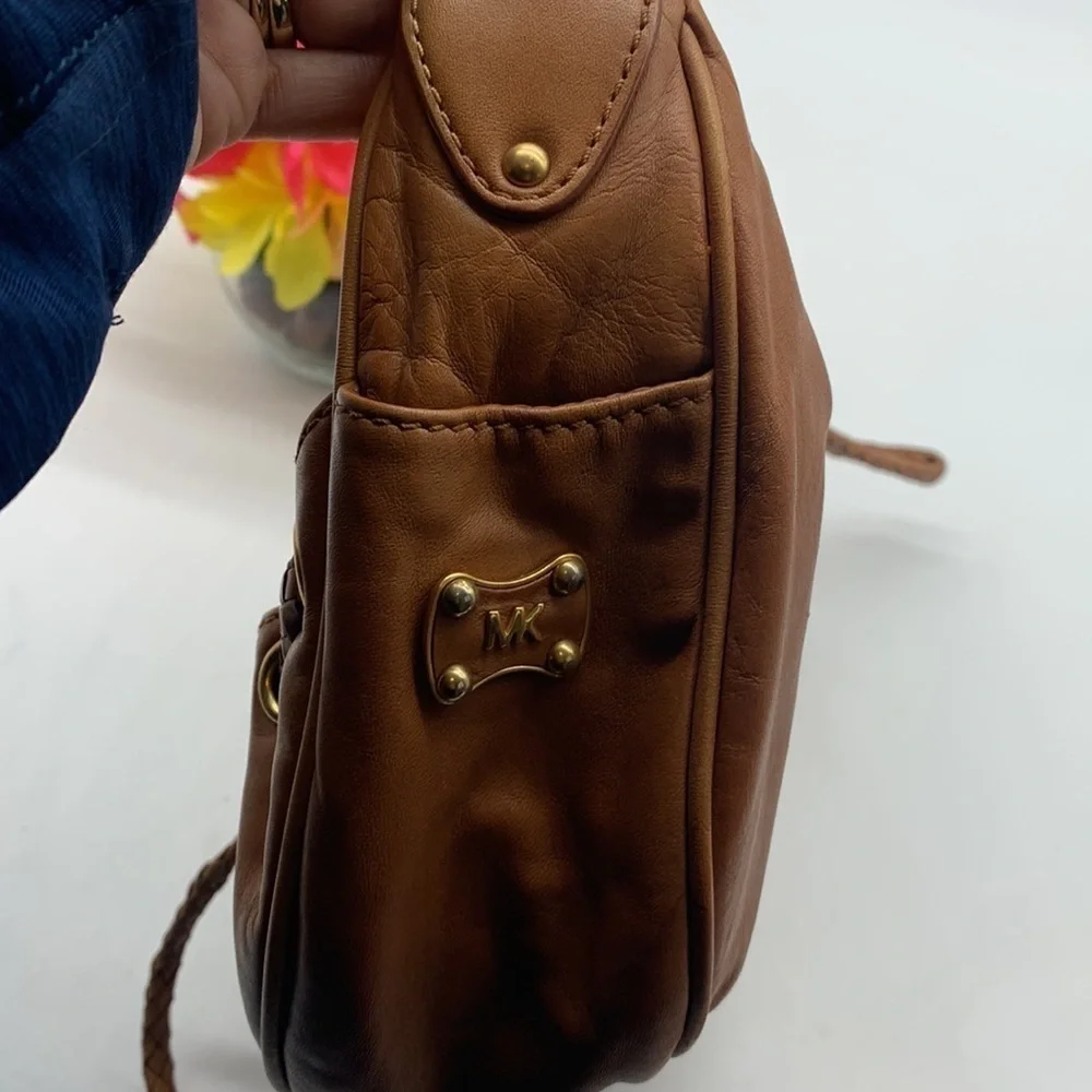 Michael Michael Kors Carmel Color Leather Hobo Bag. BRN1596B